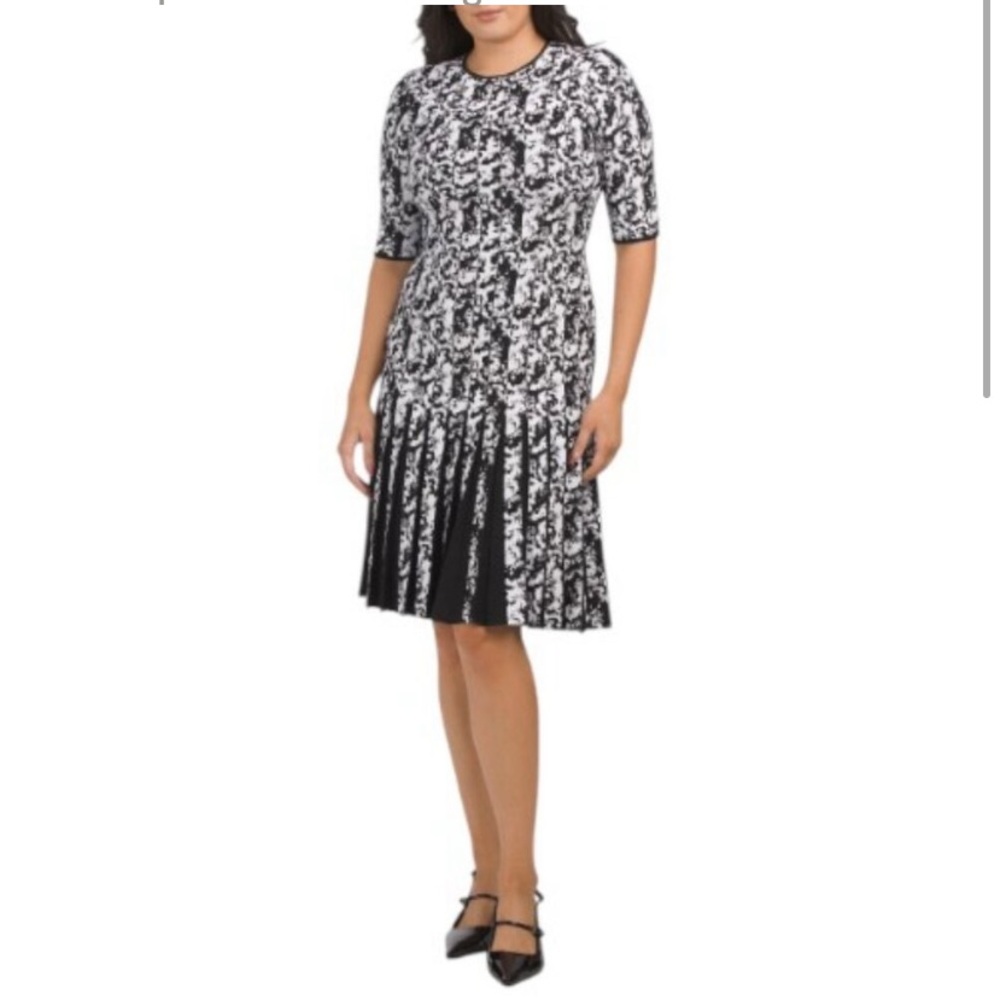Teri Jon by Double Knit Printed Short Sleeve Box Pleated Dress.Top rated